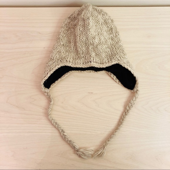 100% Wool Ivory Beige Beanie Hat - Picture 2 of 4